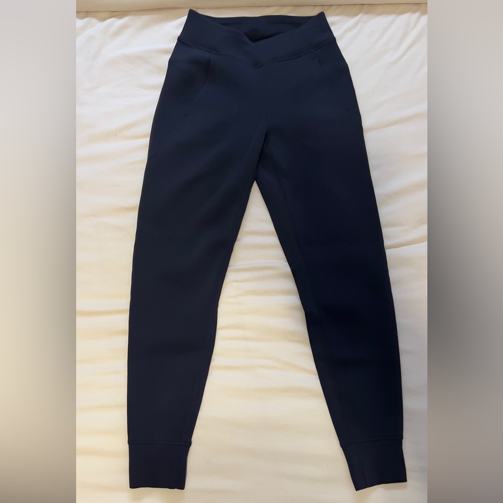 Lululemon Joggers Women Size US 2 Black